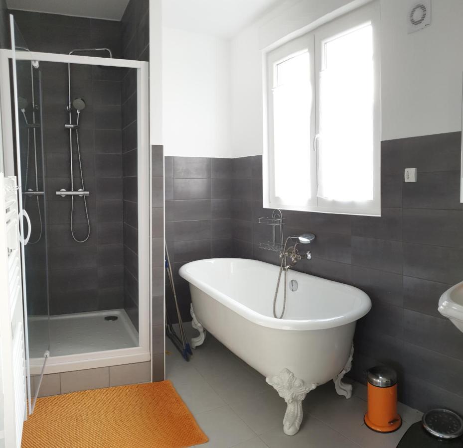 Apartment Hyper-centre Avec Sauna Et Parking Prive Epernay
